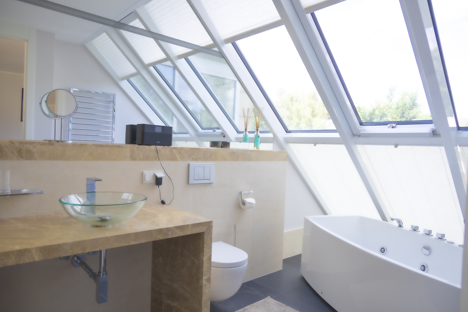 Architektonisches Juwel in Hietzing: Lift, Pool, Sauna und Smart-Home-System